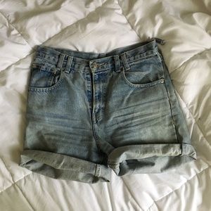 jordache denim shorts, light/medium wash, size 16